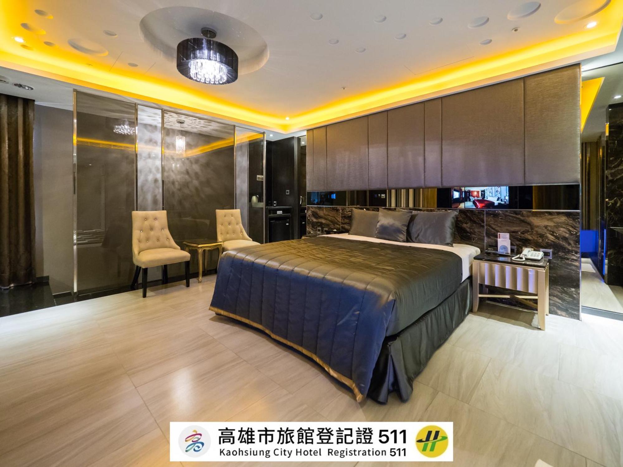 薇風情汽車旅館 - 鳳山館 Kaohsiung Extérieur photo